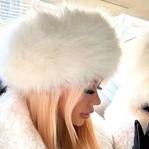‼️NEW IN‼️White Faux Fur "Russian" Hat